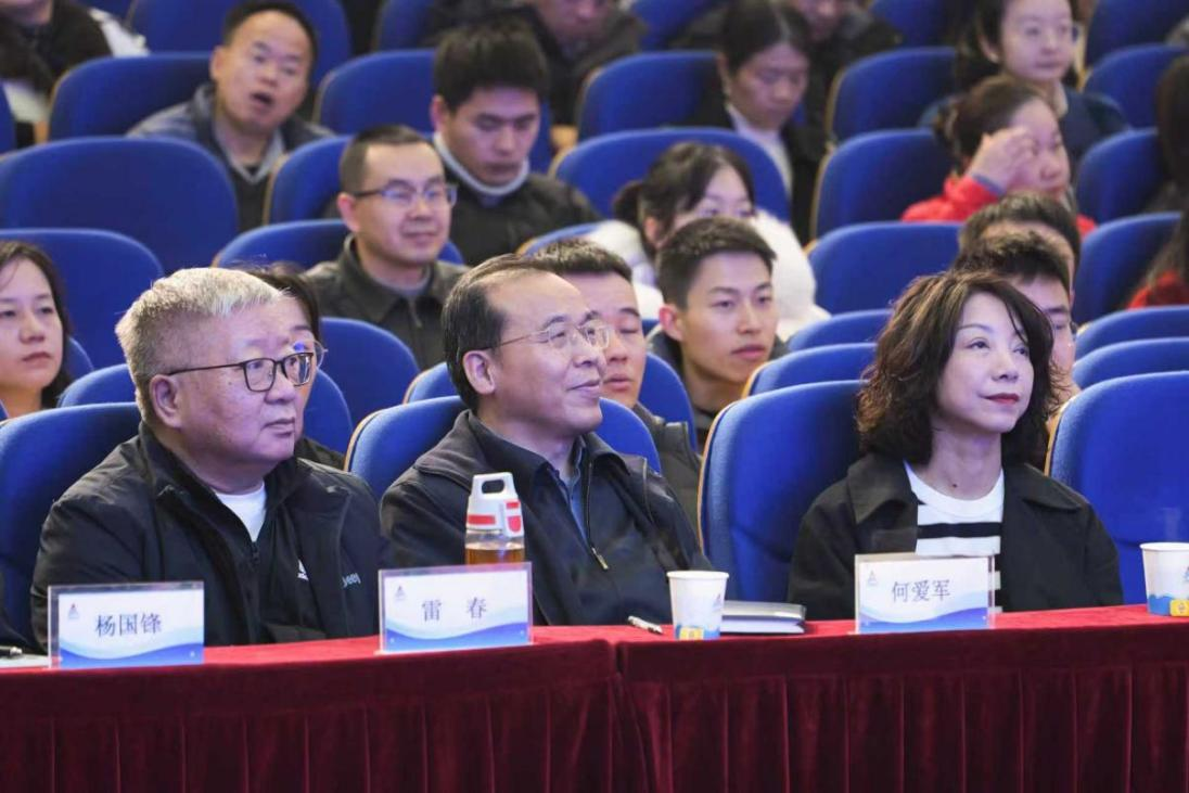 专委会调研组赴武汉经开区调研  点赞科学教育区域整体推进与学校特色化发展成效