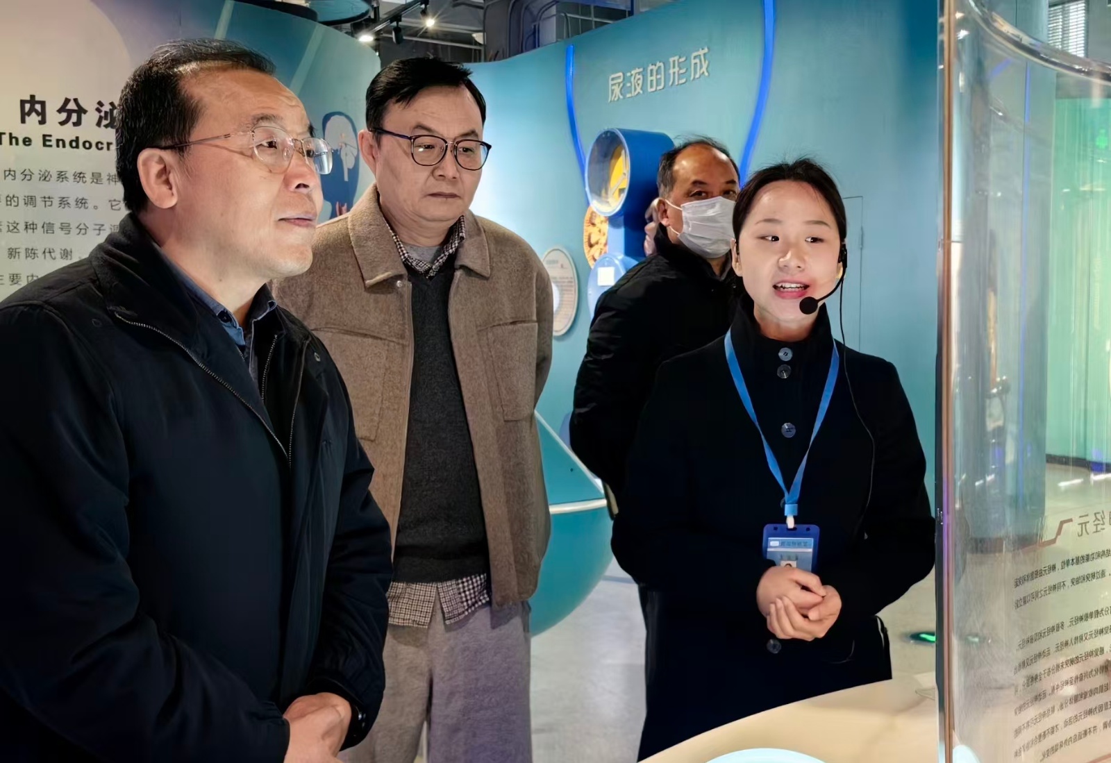 中小学科学教育专委会调研组赴武汉市科技馆调研交流